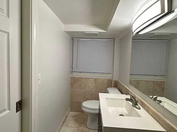 3rd image of 1549 44th St NW