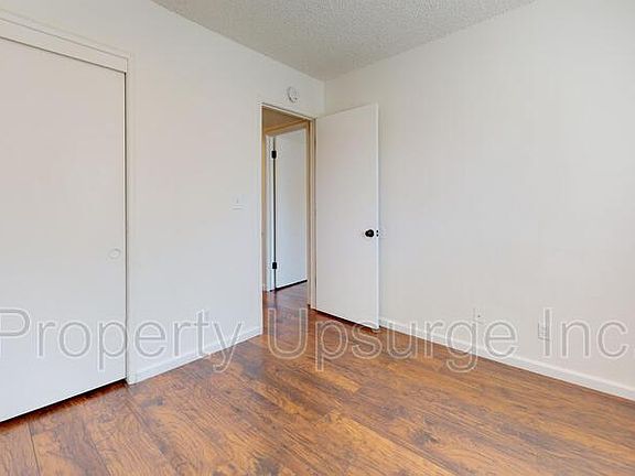 4th image of 1356 Hobart Dr #C