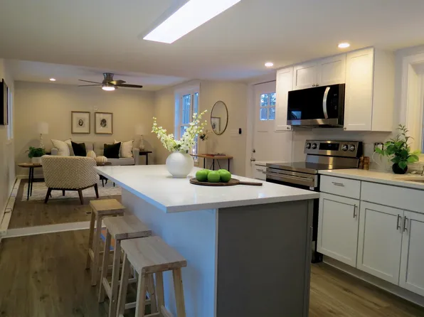 59 Barberry Lane, Raymond, NH 03077