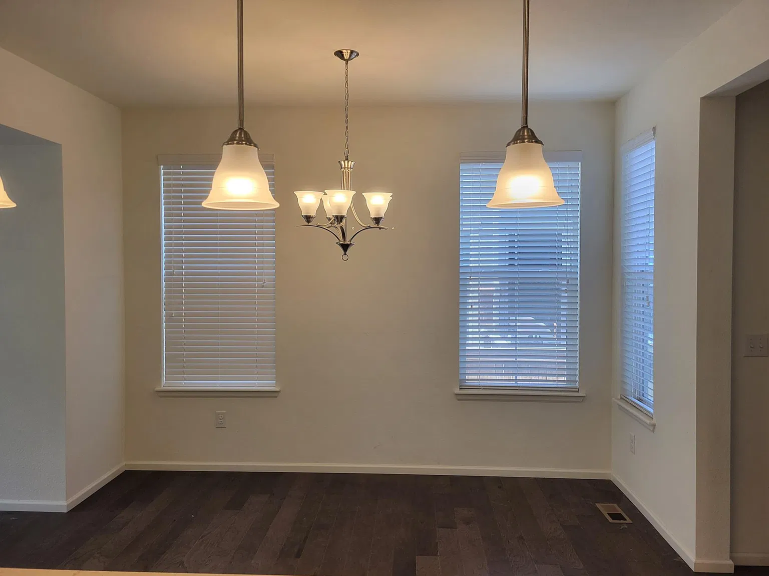 3 bed, 2.5 bath, 1837 sqft, $2,595 — Photo 4
