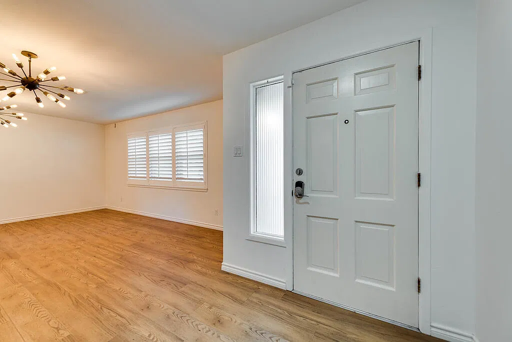 3 bed, 2.5 bath, 2163 sqft, $3,000 — Photo 2
