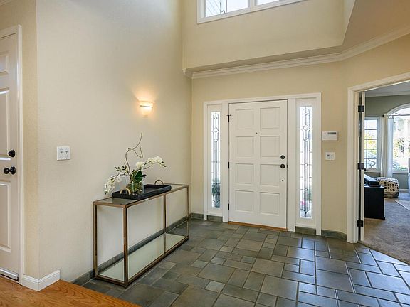 4th image of 116 Dunsmuir Way