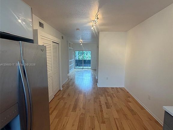 3rd image of 2010 Taylor St APT 8B