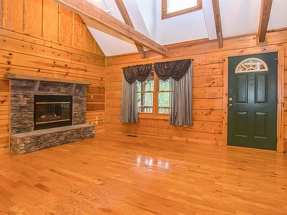 2nd image of 2601 Pine Hill Dr