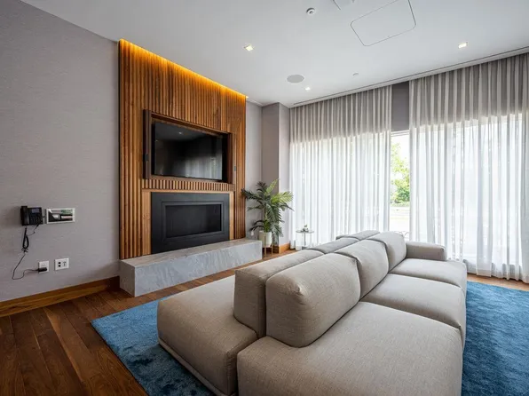 75 Park Lane South image 49 of 50