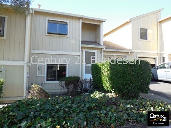2nd image of 47 Acorn Cir