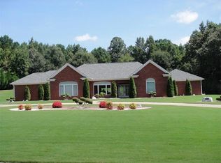 191 Antrim Glen Rd, Hoschton, GA 30548