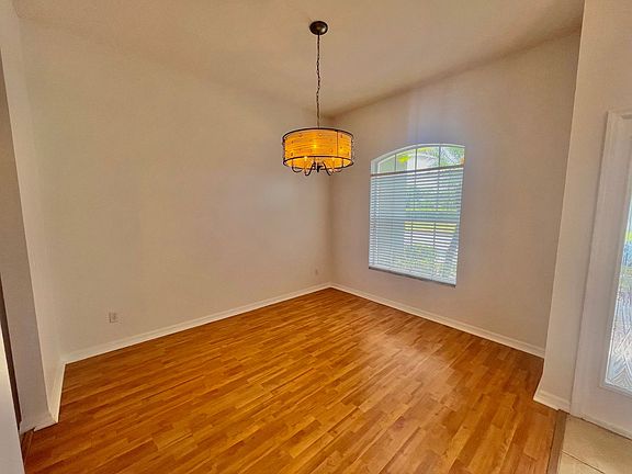 3rd image of 786 Oak Burl Ct