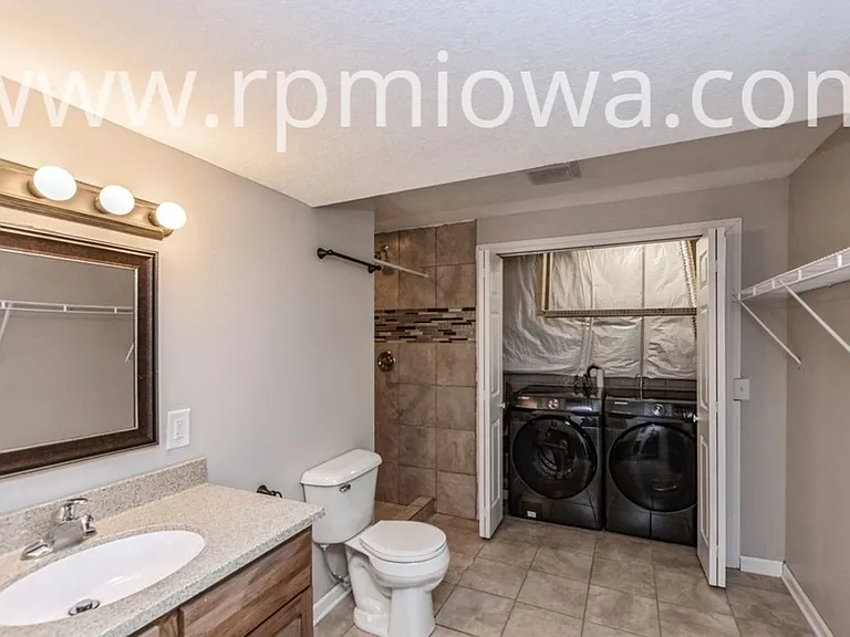 5016 NE Innsbruck Dr — Photo 13