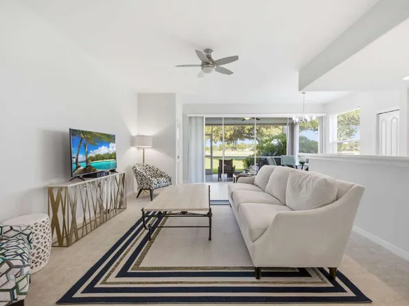 1953 Crestview Way APT 161, Naples, FL 34119