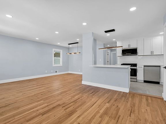 3rd image of 29 Delmar Rd