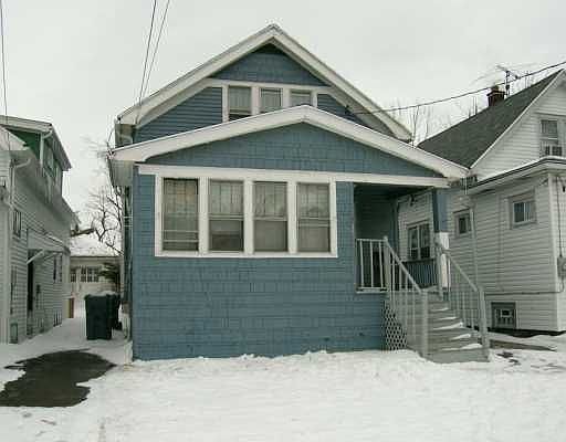 1st image of 352 Hewitt Ave
