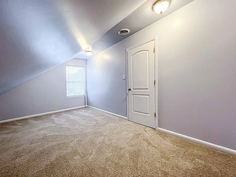 10309 Red Water Ln — Photo 7