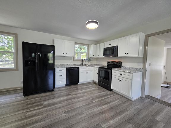4th image of 641 Cleveland Dr