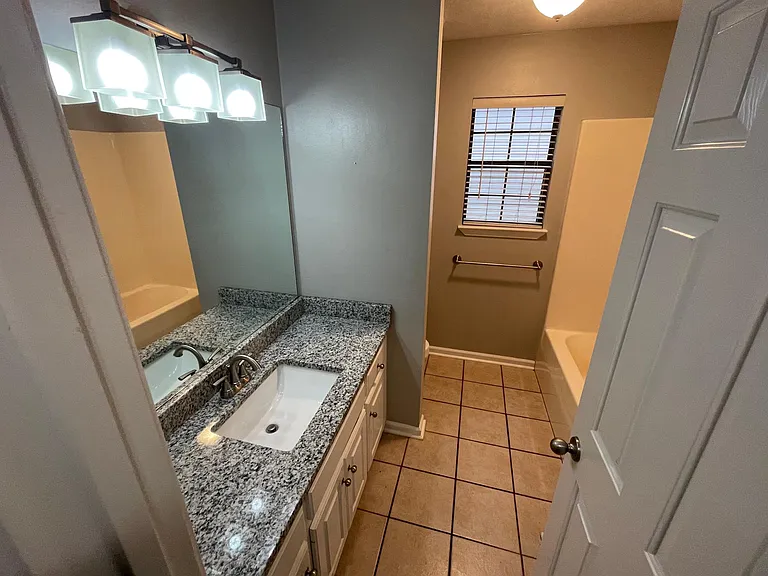 1717 Point West Dr — Photo 31