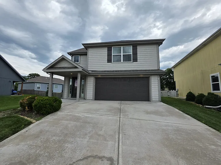 1001 SW Arborfair Dr — Photo 1