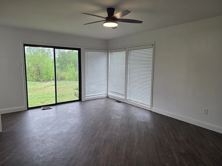 1002 W Bear Creek Rd — Photo 29