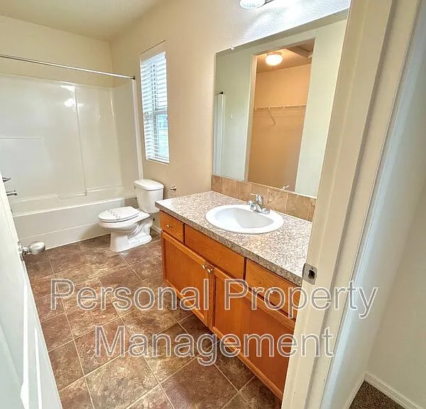 3407 NW 47th Dr — Photo 13