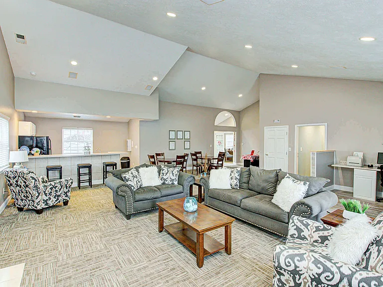 From cozy living space and open-concept kitchen to a tucked-away business center, Hamilton Station's clubhouse is designed for comfort, connection, and convenience.