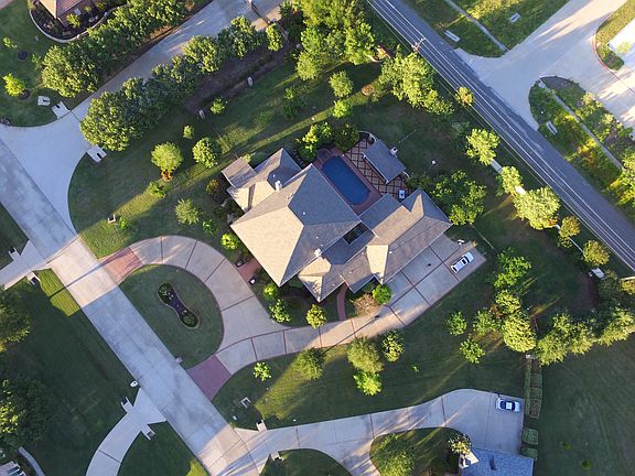 3rd image of 4573 Mahogany Ln
