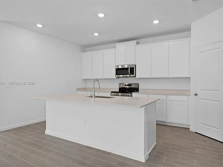 8934 SW 69th Ter — Photo 6