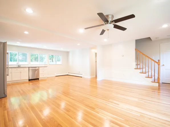 (undisclosed Address), North Reading, MA 01864