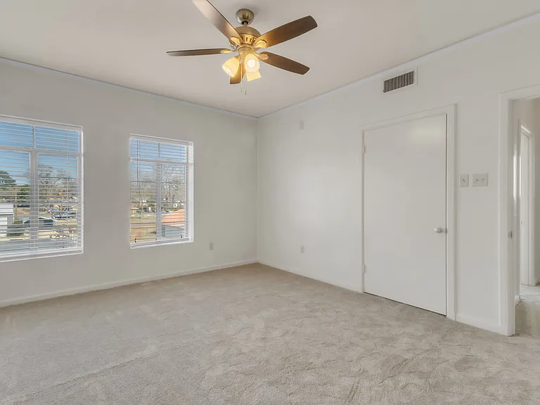 800 Broadway Ave #7-18 — Photo 4