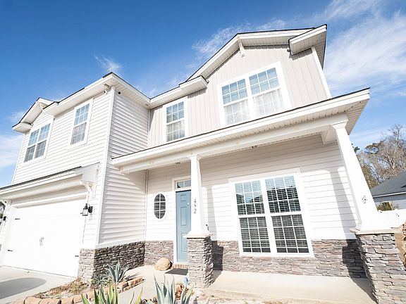 3rd image of 452 Sunbury Dr