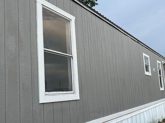 5th image of 408 SE 1st St