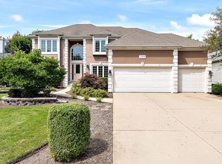 2419 Stoneleigh Ct, Naperville, IL 60564