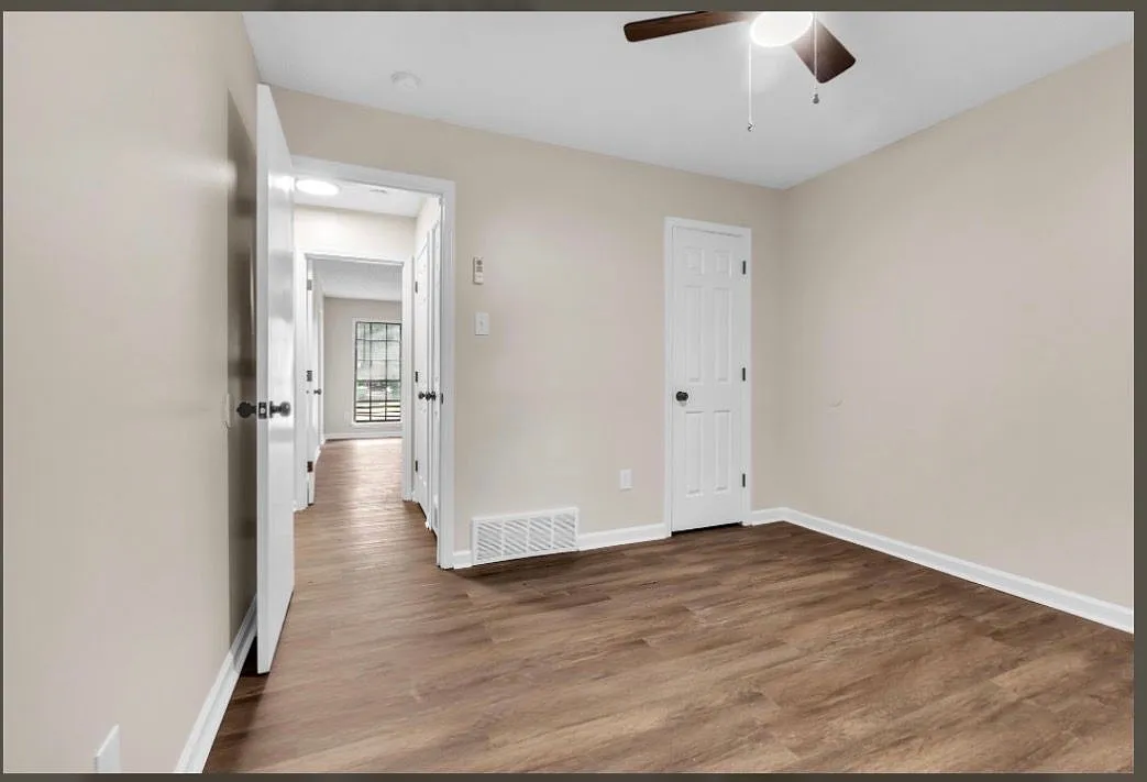 3 bed, 2.0 bath, 1177 sqft, $1,600 — Photo 3