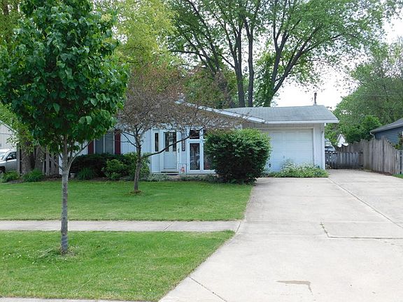 4th image of 1428 Crestwood Dr