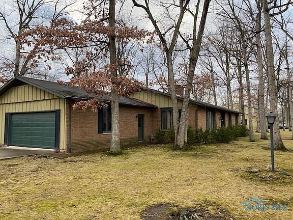 2nd image of 1910 Tanglewood Dr