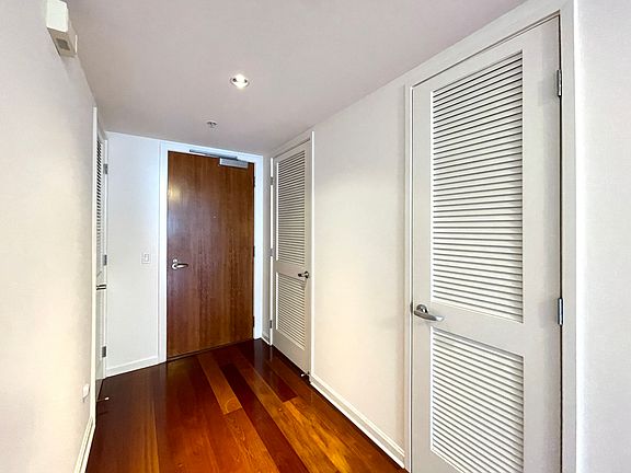 4th image of 400 Beale St APT 1106