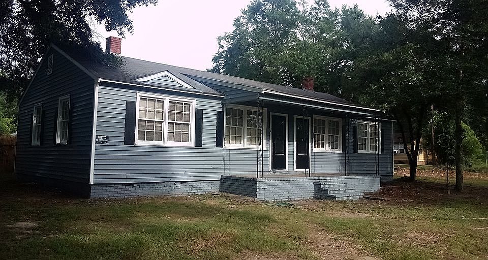 2nd image of 600 Ewart Ave