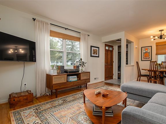 5th image of 12 Lonran Dr