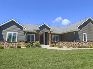 1775 Falcon Rdg, Waterloo, IA 50701