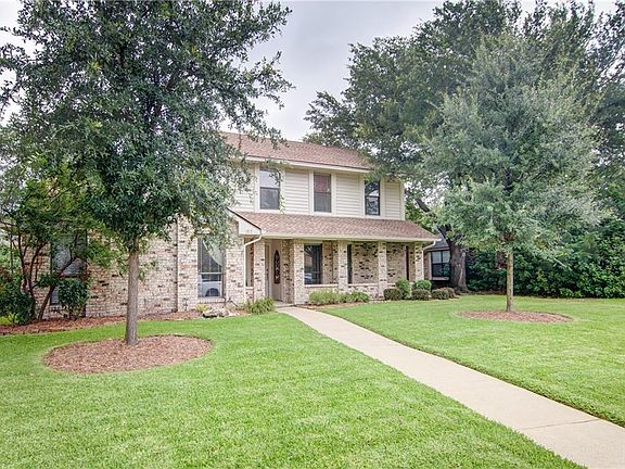 2nd image of 1917 Crestside Dr