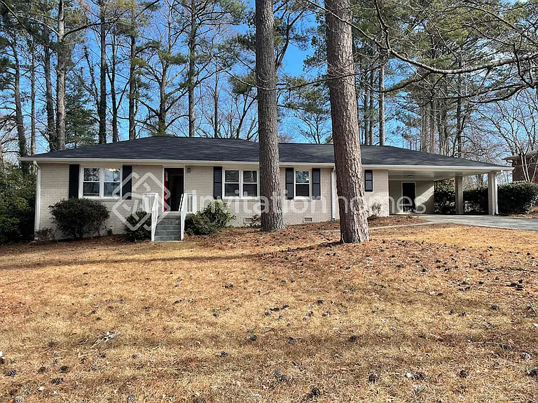921 Walnut Cir SW — Photo 1