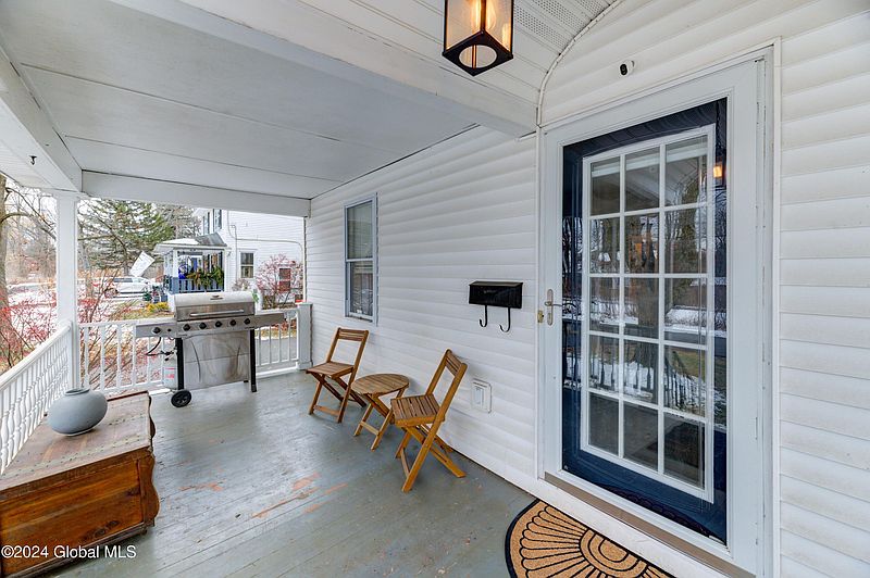 3rd image of 27 Ellsworth Avenue