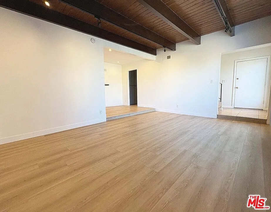 4 bed, 3.0 bath, 1750 sqft, $3,995 — Photo 3
