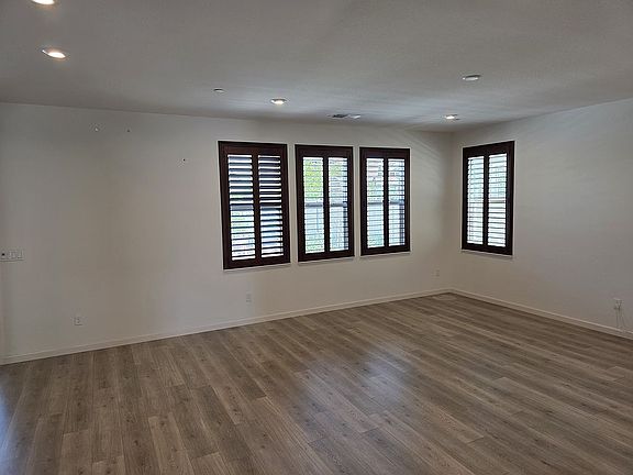 4th image of 2237 McNary Way