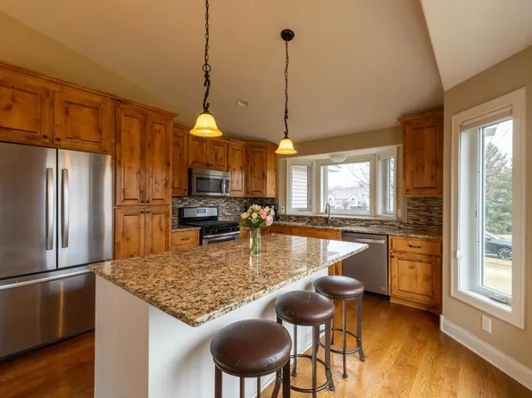 4632 Greenhaven Dr, Saint Paul, MN 55127