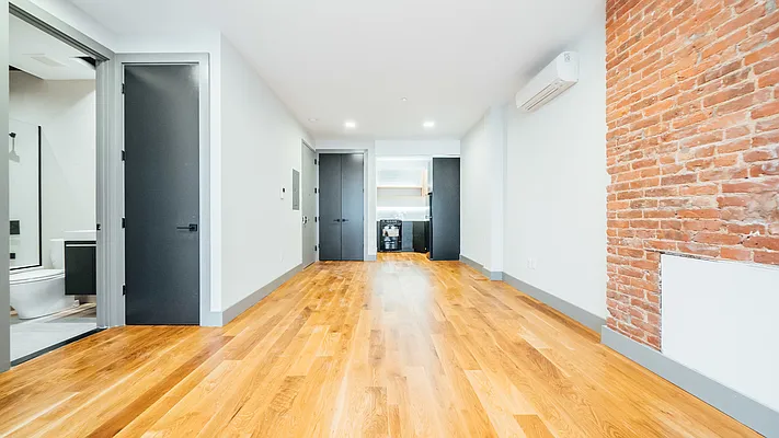 Rented by Nooklyn NYC LLC | media 9