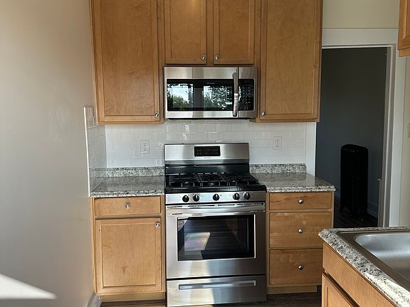4th image of 2296 Elmwood Ave #11