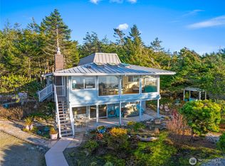 4951 Surfcrest Drive, Oak Harbor, WA 98277
