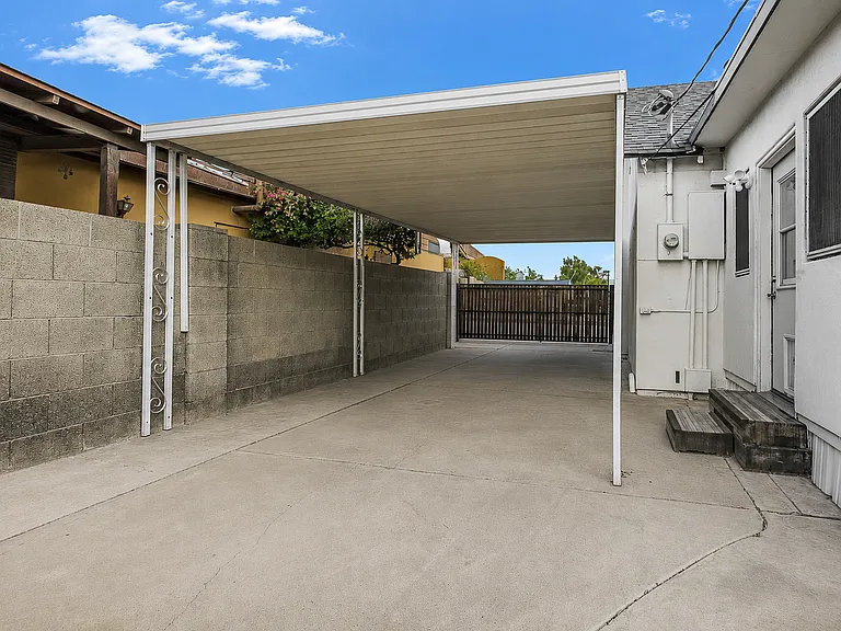 1614 E Roma Ave — Photo 28