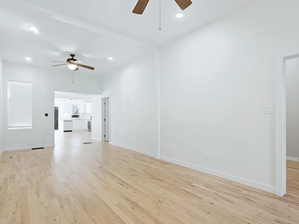 2446 Tremont Pl
