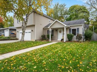 907 Ohio Ave, St Charles, IL 60174