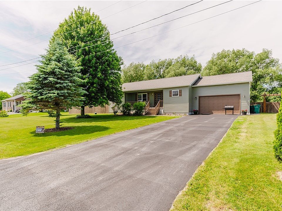 1st image of 26415 Andrew Dr